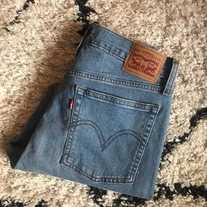 ‼️Levi Wedgie Skinny Jeans‼️